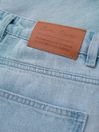 Spodnie jeansowe męskie CARROT FIT z przetarciami – jasnoniebieskie V1 OM-PADP-0250