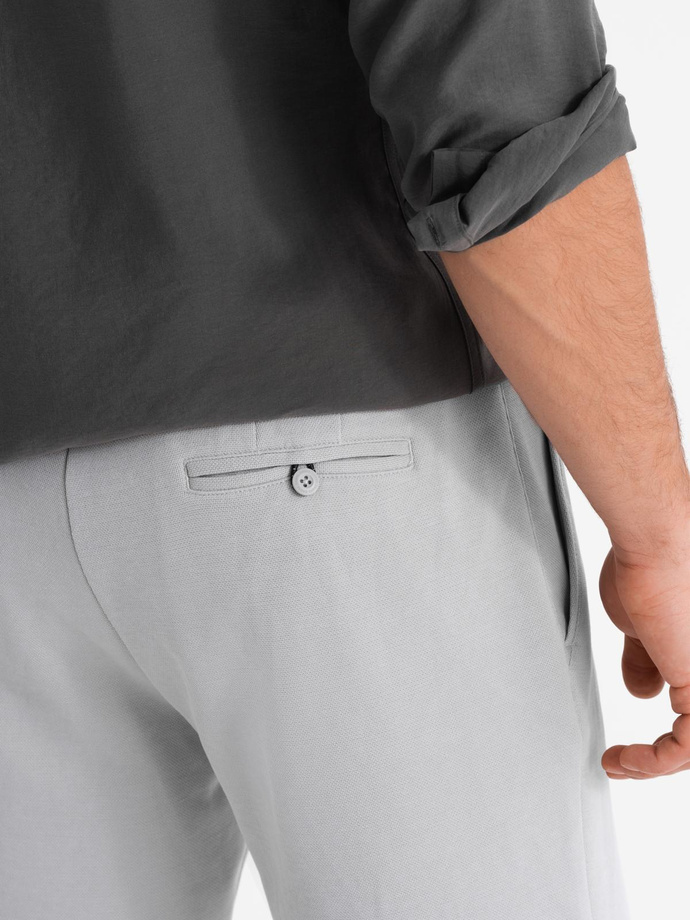 Męskie szorty ze strukturalnej dzianiny SLIM FIT – jasnoszare V4 OM-SRCS-0169