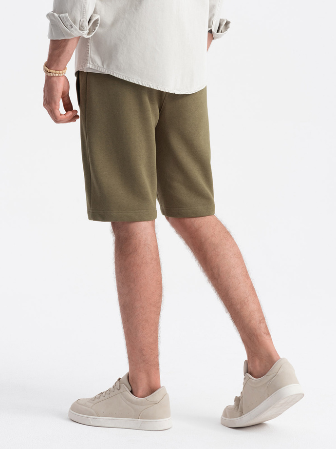 Męskie szorty dresowe przed kolano BASIC – oliwkowe V2 OM-SRBS-0149