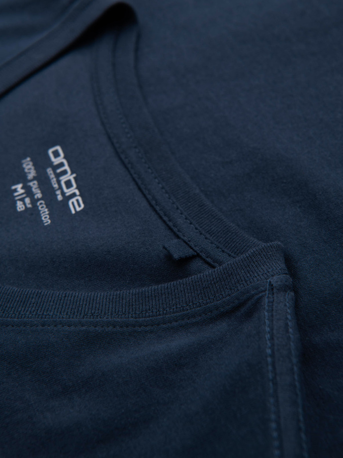 Męska klasyczna bawełniana koszulka z dekoltem w serek BASIC – granatowa V2 OM-TSBS-0237