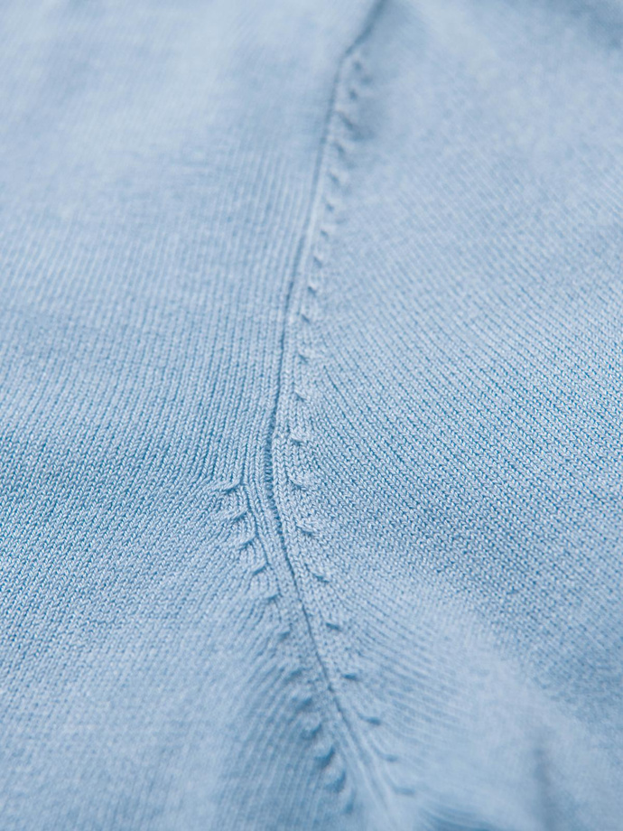 Elegant men's sweater with a v-neck - light blue V10 OM-SWBS-0107