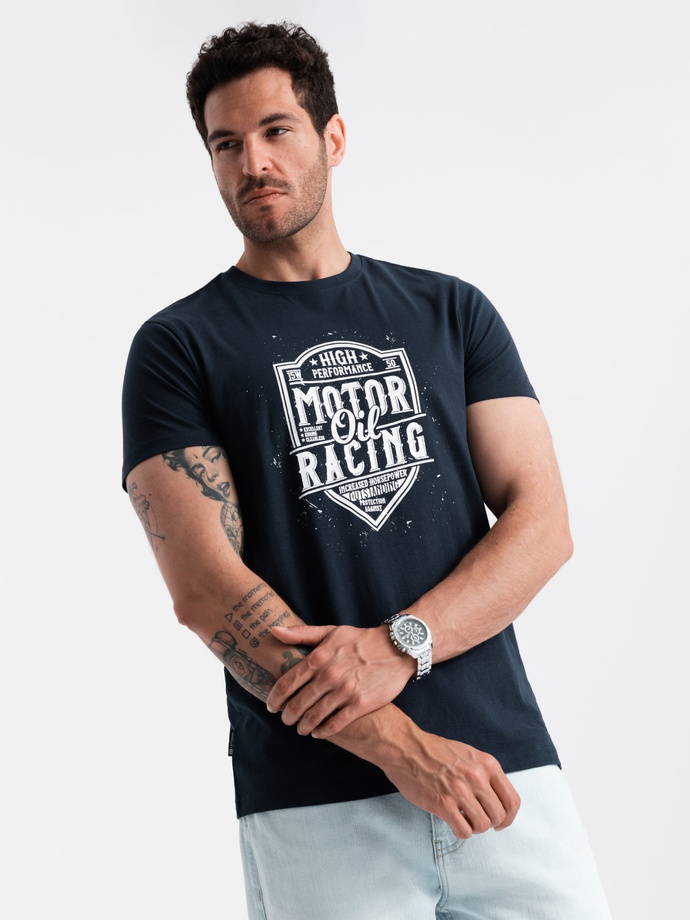 T-shirt męski z nadrukiem w stylu motocyklowym – granatowy V4 OM-TSPT-0125