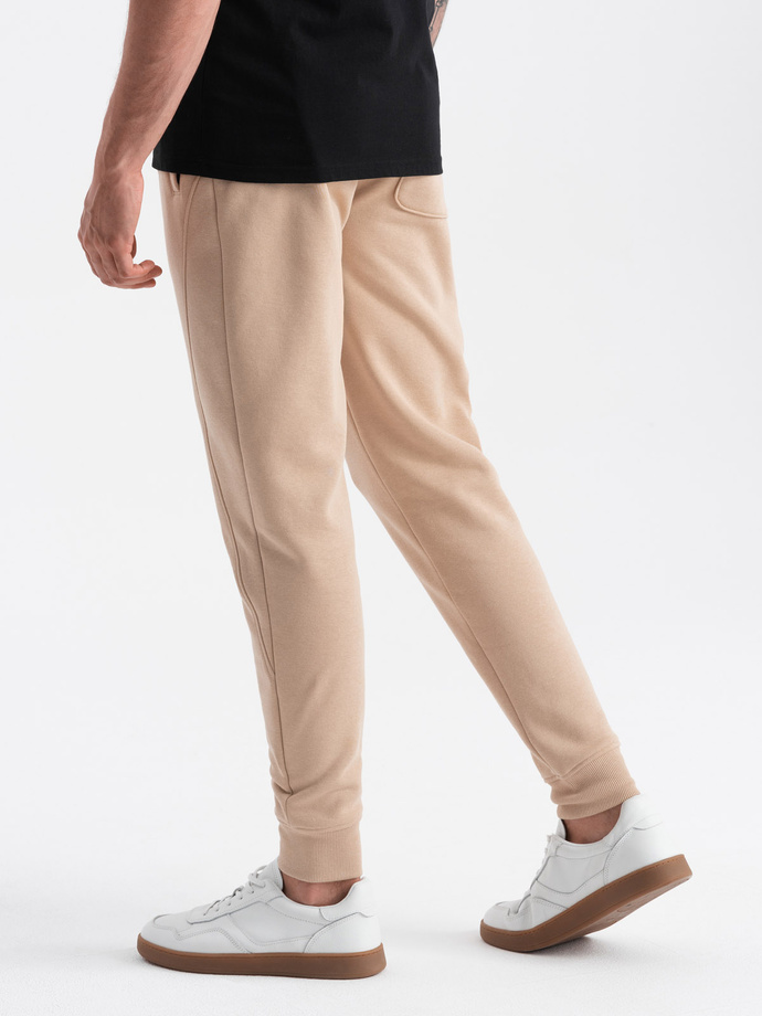 Męskie bawełniane spodnie joggery dresowe BASIC – beżowe V6 OM-PABS-0174