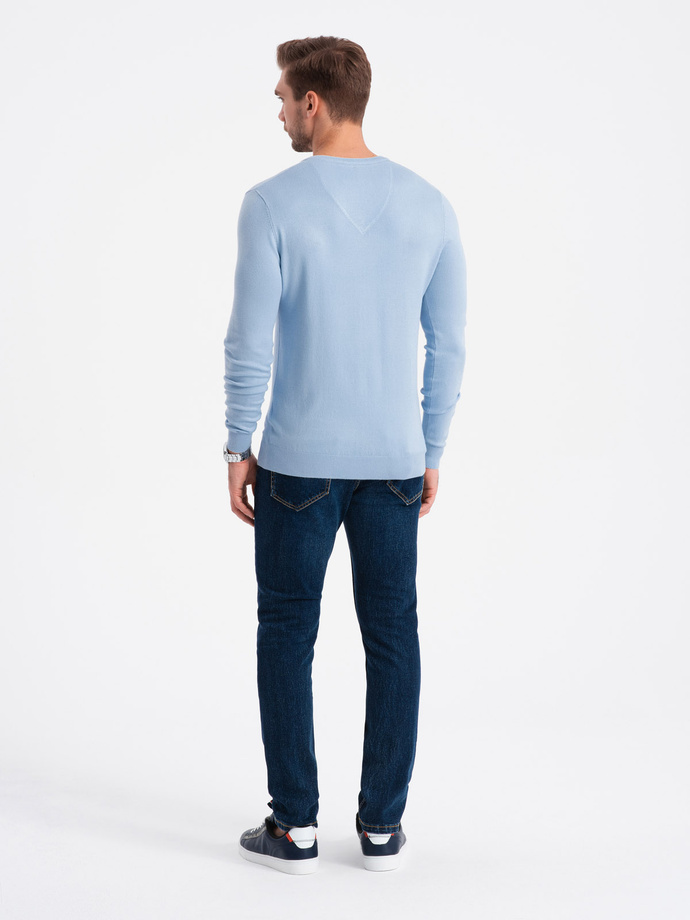 Elegant men's sweater with a v-neck - light blue V10 OM-SWBS-0107
