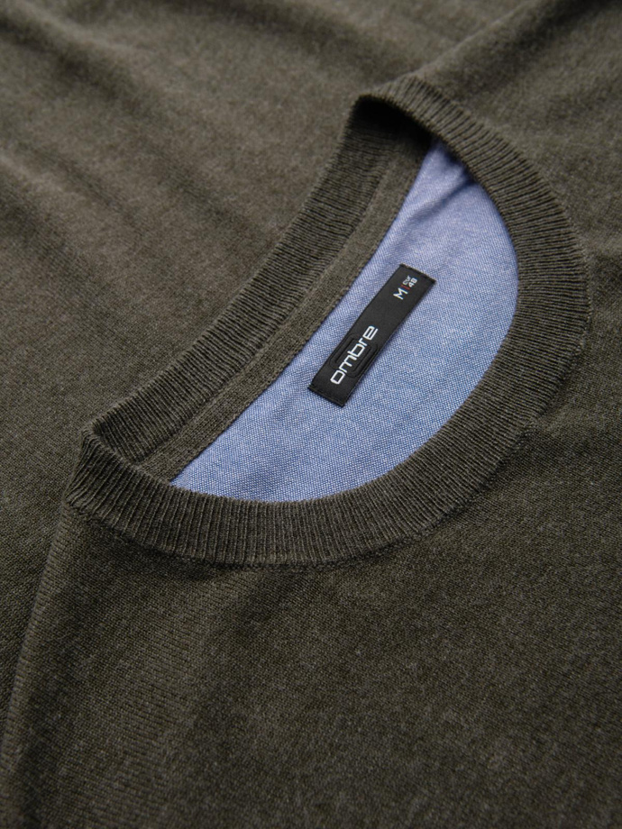 Classic men's sweater with round neckline - black V2 OM-SWBS-0106