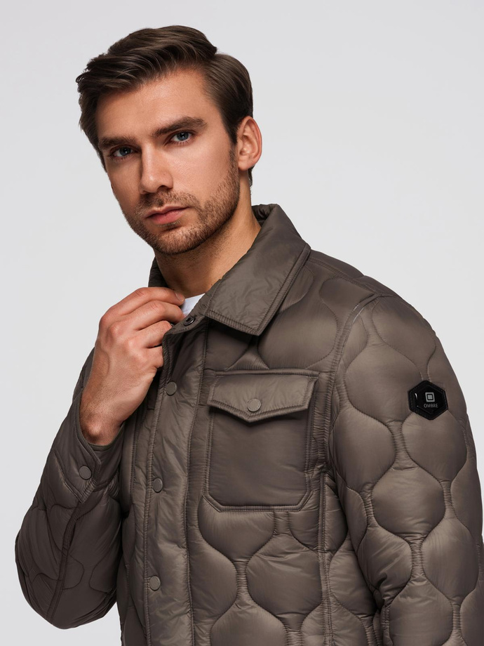 Pikowana kurtka męska w koszulowym fasonie – khaki V3 OM-JALP-0215