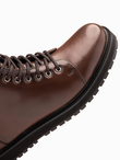 Buty męskie z wysoką cholewką z błyszczącej ekoskóry – ciemnobrązowe V2 OM-FOBO-0175
