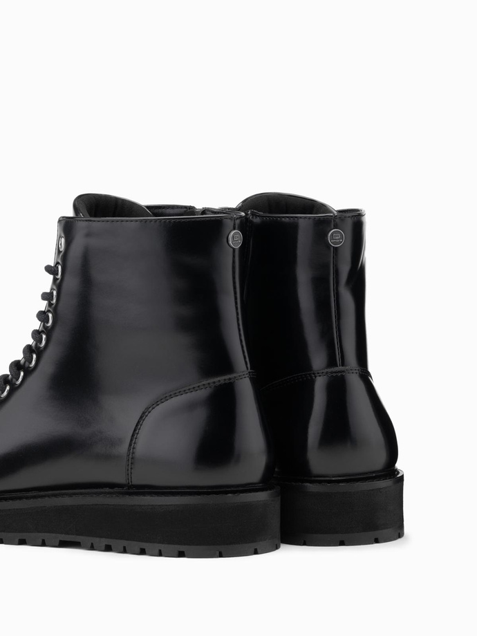 Męskie buty z wysoką cholewką z błyszczącej ekoskóry – czarne V1 OM-FOBO-0175