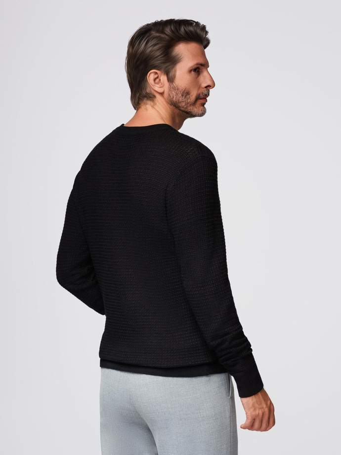 Structured men's sweater with round neckline - black V3 OM-SWSW-0181
