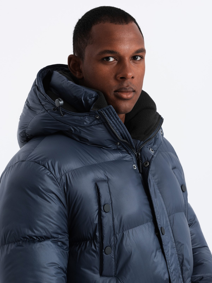Męska długa kurtka puffer z zapinanymi kieszeniami – granatowa V3 OM-JALJ-0186