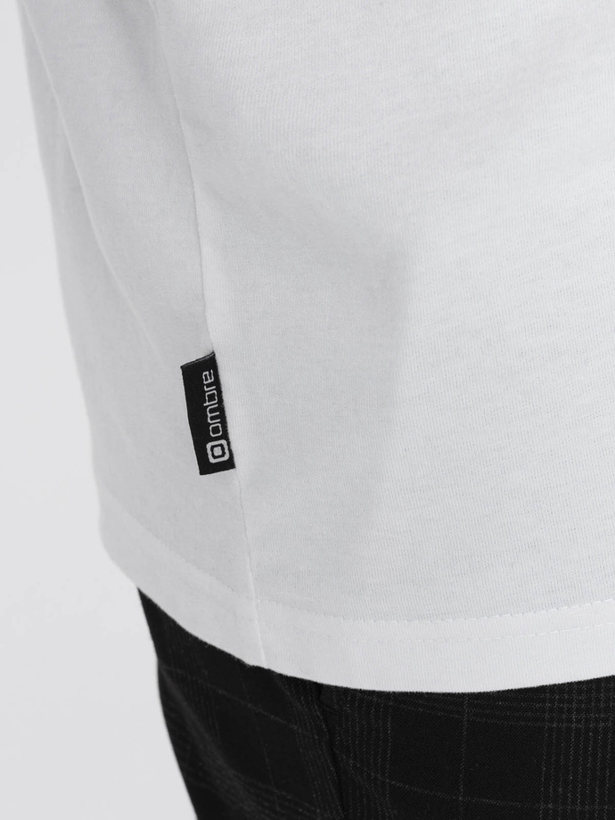 T-shirt męski bawełniany z nadrukiem na kieszonce Ombre Streetstyle – biały V8 OM-TSCT-0108
