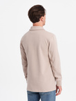Bluza męska z kołnierzykiem polo ze strukturalnej dzianiny - beżowa V2  OM-SSNZ-0149