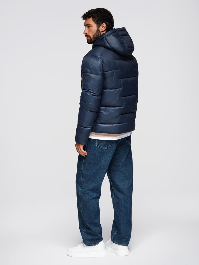Pikowana kurtka męska puffer z kapturem – granatowa V4 OM-JAHP-0235