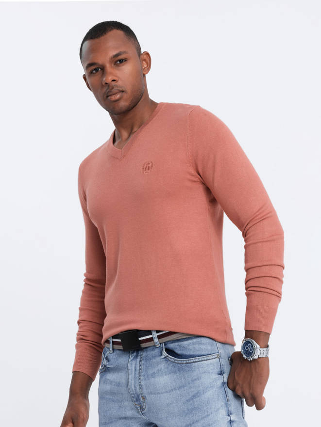 Sweter męski z haftem - różowy V18 E191
