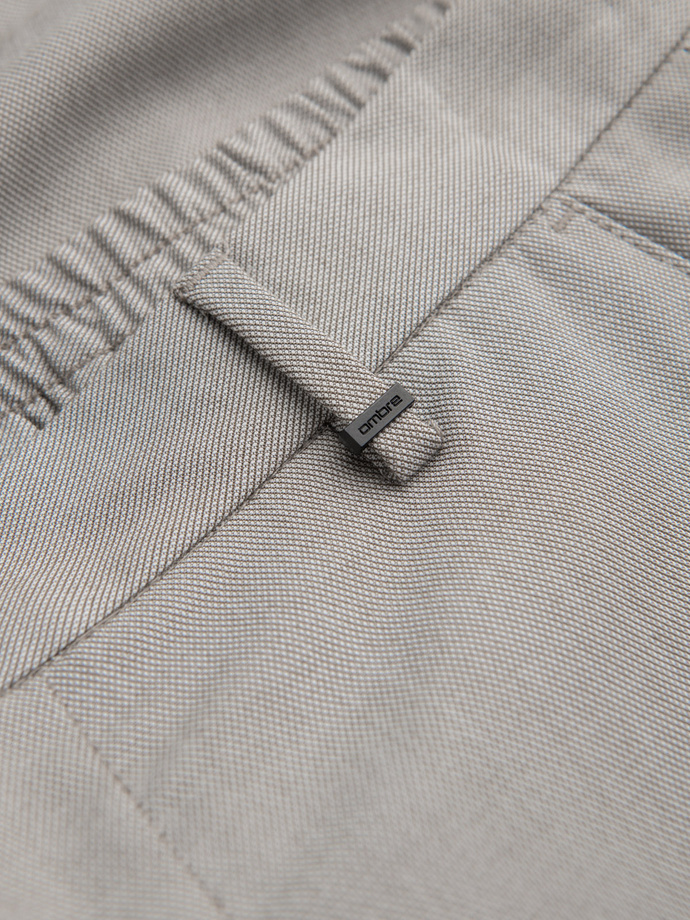 Męskie spodnie chino REGULAR FIT z gumką w pasie – szaro-beżowe V1 OM-PACP-0157