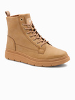 Jednokolorowe wysokie buty męskie z ozdobnymi przeszyciami – camel V3 OM-FOBO-0133