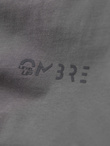 Męski bawełniany longsleeve U-neck z lampasami i nadrukiem na piersi – szary V5 OM-LSCL-0127