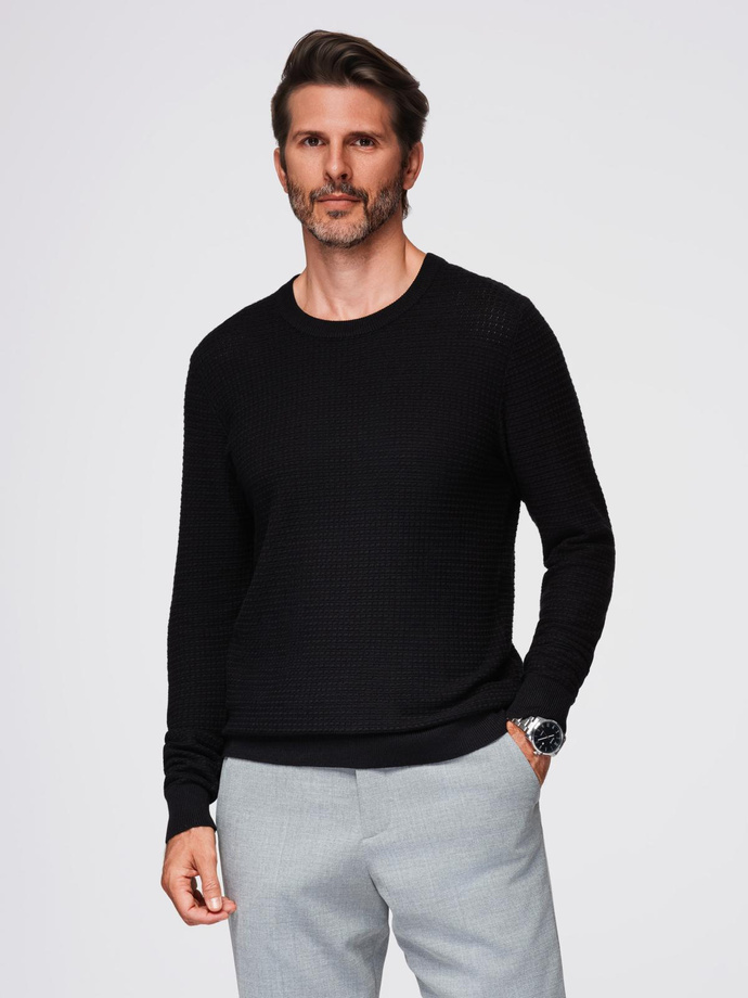 Structured men's sweater with round neckline - black V3 OM-SWSW-0181