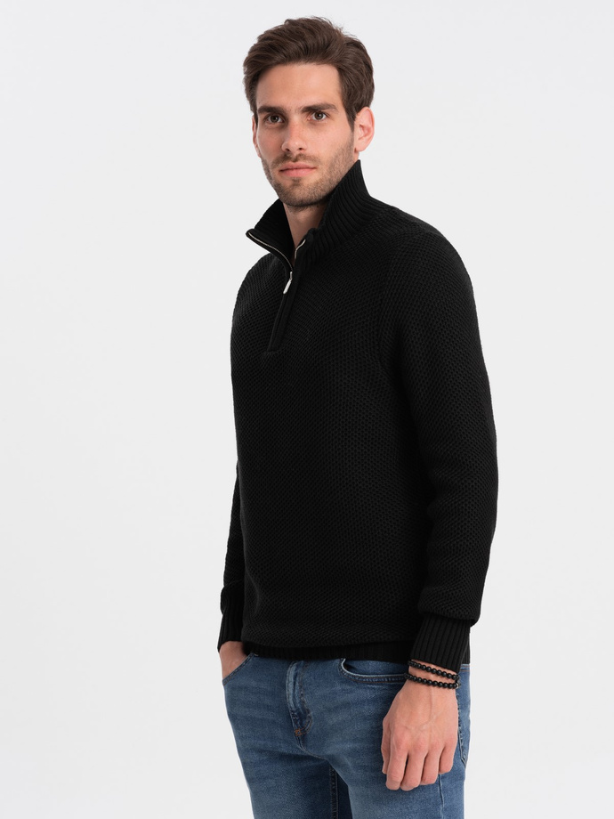 Dzianinowy sweter męski z rozpinaną stójką - czarny V3 OM-SWZS-0105