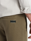 Men's pre-knee BASIC sweat shorts - olive V2 OM-SRBS-0149