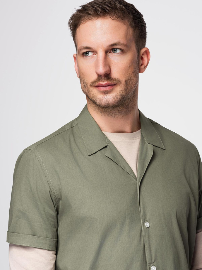 Koszula męska z krótkim rękawem i kubańskim kołnierzem - khaki V4 OM-SHSS-0168