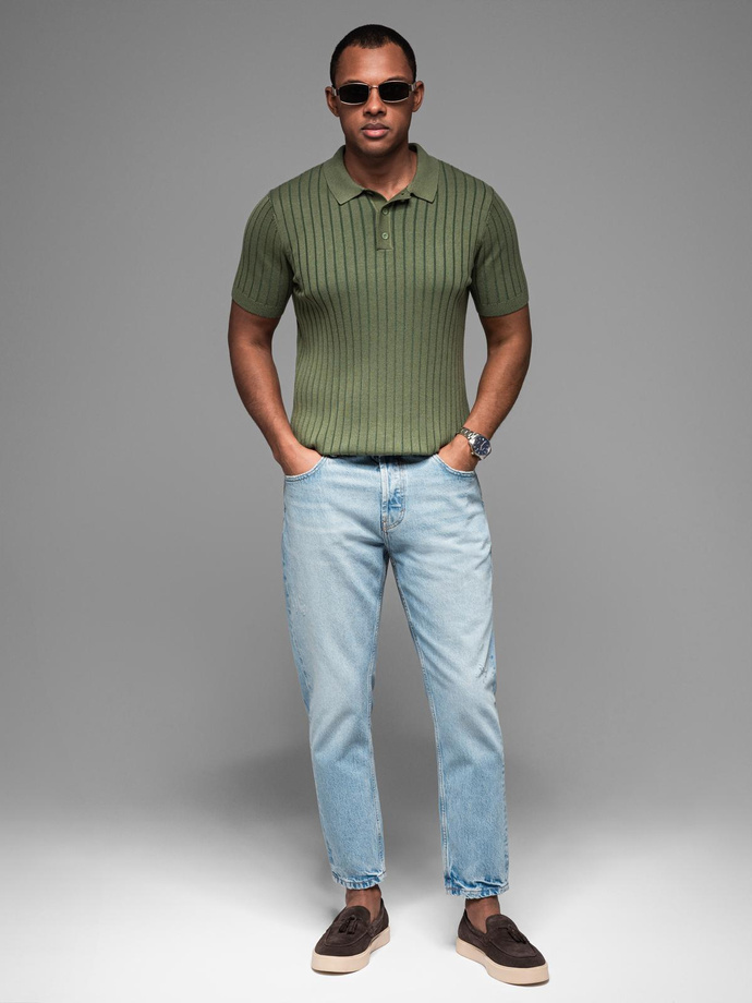 Męska koszulka polo z wiskozą SLIM FIT w pionowy prążek – oliwkowa V4 OM-POSS-0143